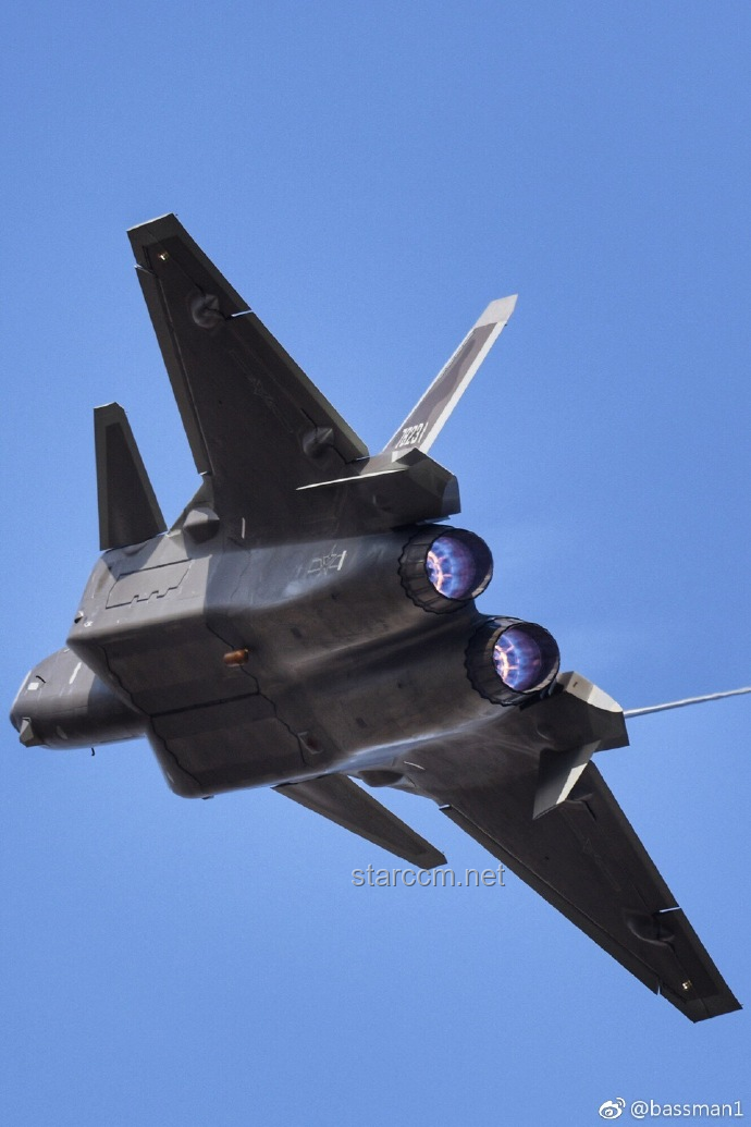 J-10是否会装备保型油箱？揭秘其航空技术的未来走向